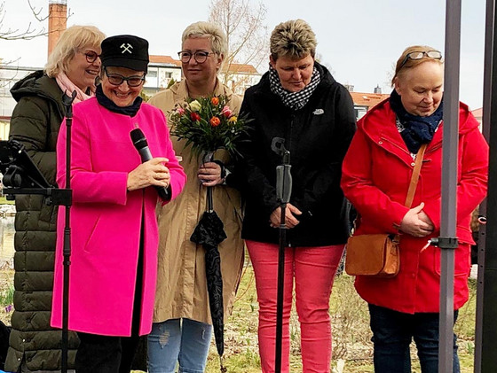 Immanuel Haus am Kalksee - Nachricht - Anja Arnoldt, Bürgermeisterin Sabine Löser, Stefanie Schmidt, Britta Poppe, Sabine Krüger (von links) Immanuel Haus am Kalksee - Nachricht - Anja Arnoldt, Bürgermeisterin Sabine Löser, Stefanie Schmidt, Britta Poppe, Sabine Krüger (von links)