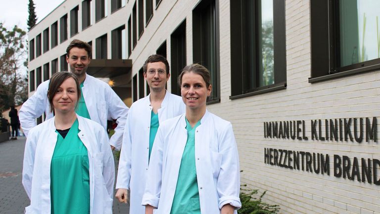 Immanuel Klinikum Bernau Herzzentrum Brandenburg - Nachrichten - Jung, engagiert, zertifiziert - DGK - Junge Kardiologie - Dr. Christian Georg - Dr. Marwin Bannehr - Michaela Härdrich - Dr. Stefanie Steinmeier Immanuel Klinikum Bernau Herzzentrum Brandenburg - Nachrichten - Jung, engagiert, zertifiziert - DGK - Junge Kardiologie - Dr. Christian Georg - Dr. Marwin Bannehr - Michaela Härdrich - Dr. Stefanie Steinmeier
