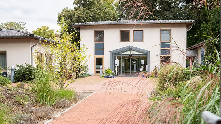Diakonie Hospiz Wannsee - Nachrichten - Diakonie Hospiz Wannsee feierte sein 20-jähriges Jubiläum - Außenansicht Diakonie Hospiz Wannsee - Nachrichten - Diakonie Hospiz Wannsee feierte sein 20-jähriges Jubiläum - Außenansicht